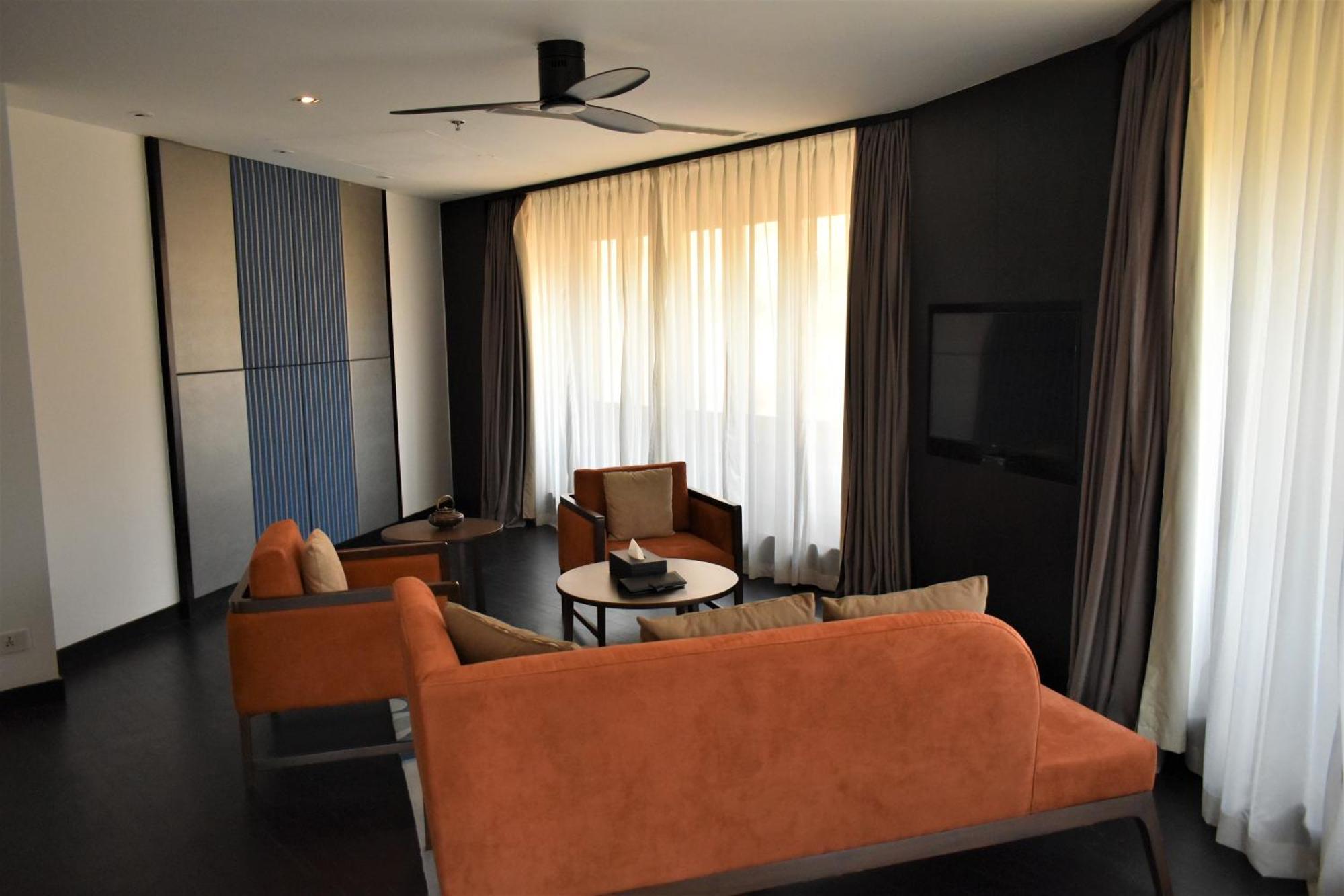 Le Meridien Paro Riverfront Экстерьер фото