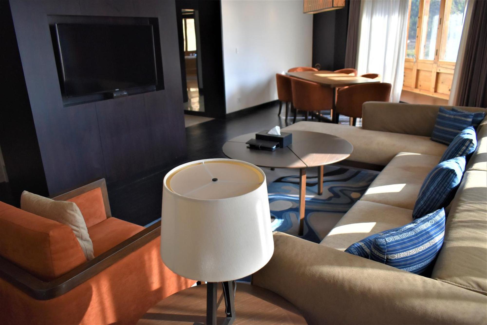 Le Meridien Paro Riverfront Экстерьер фото