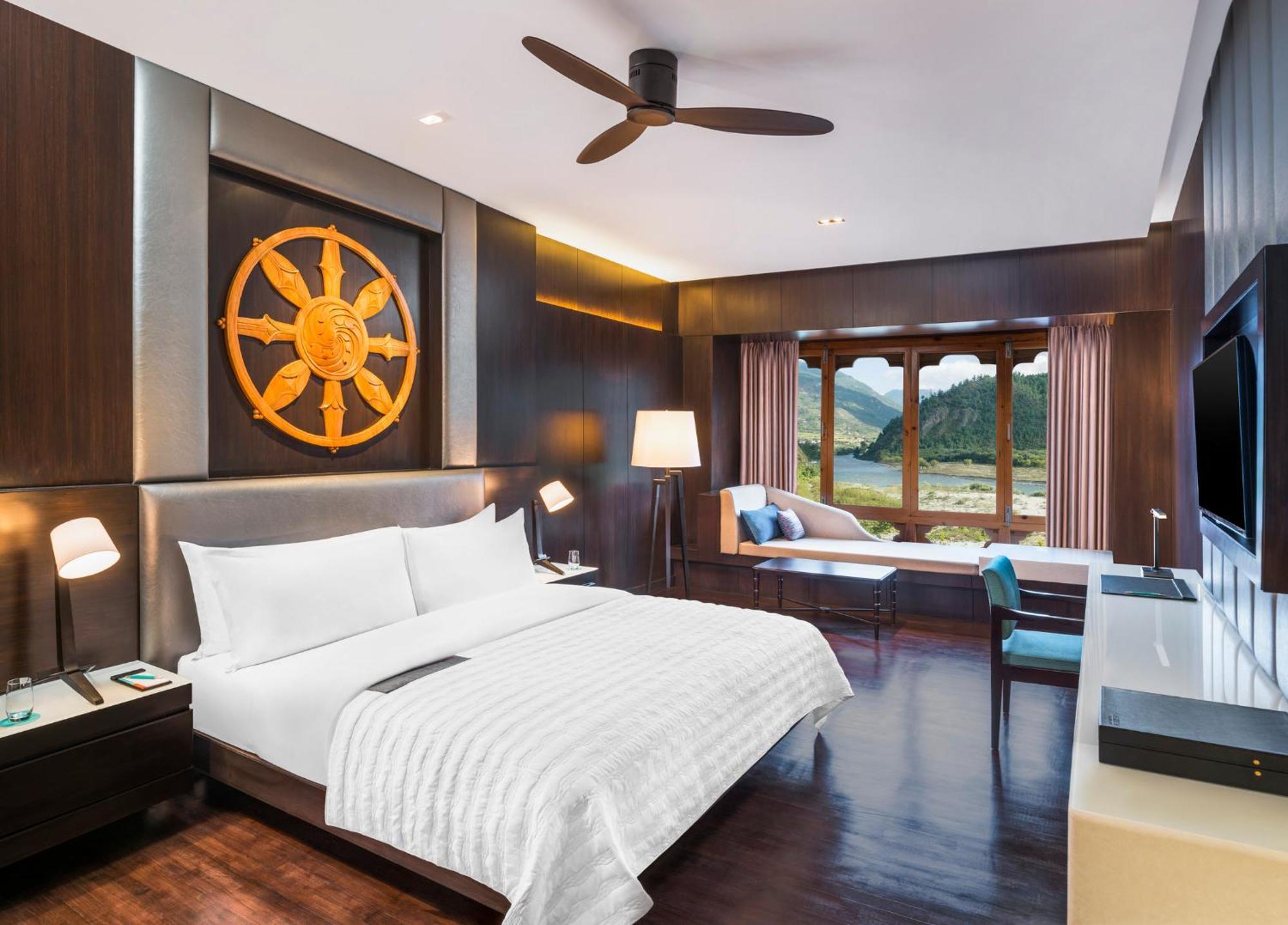 Le Meridien Paro Riverfront Экстерьер фото