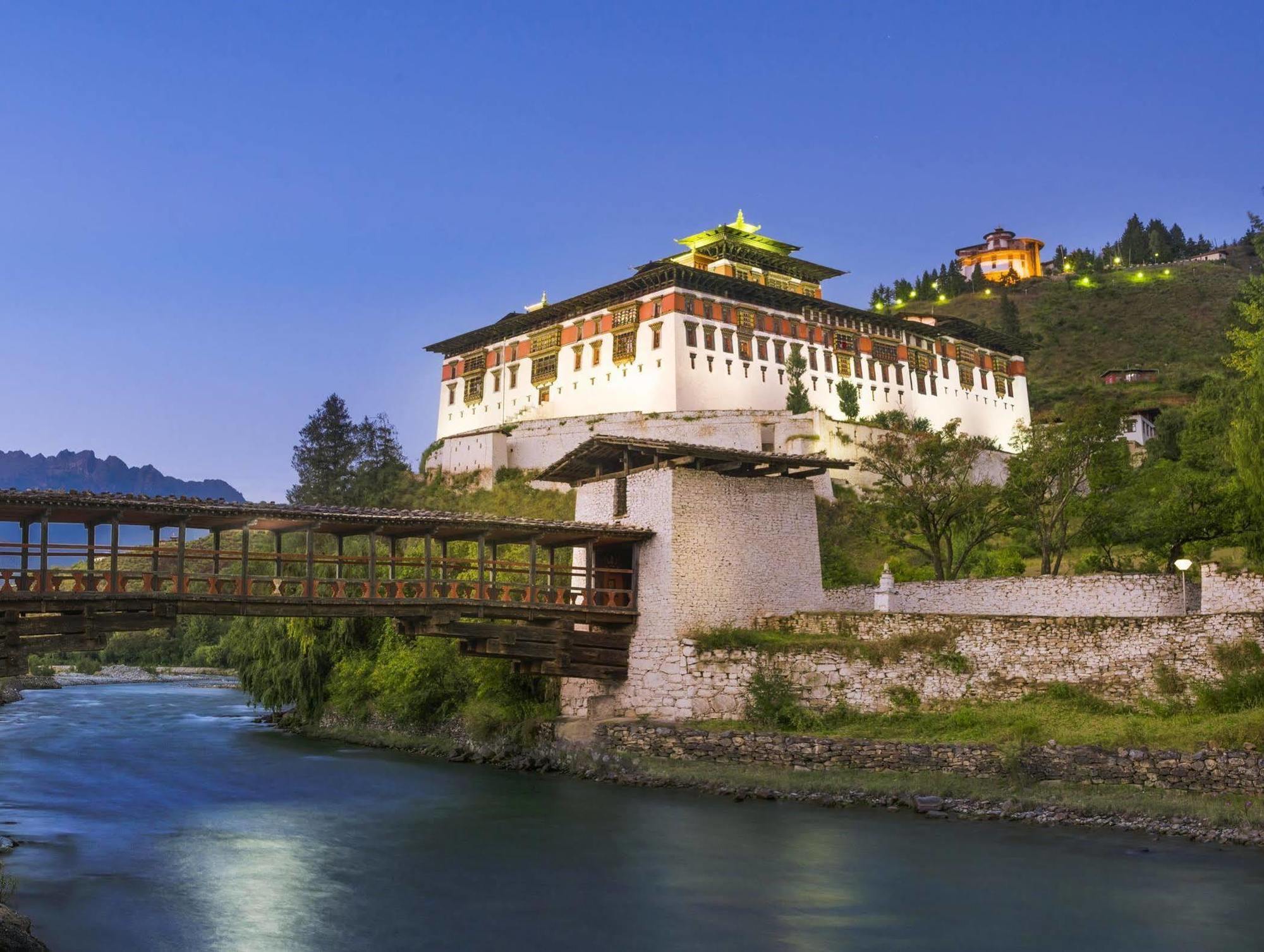 Le Meridien Paro Riverfront Экстерьер фото